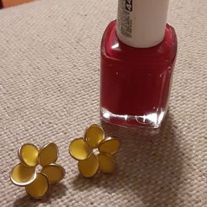 Fun yellow & gold flower earrings